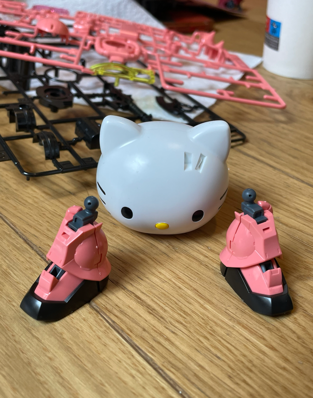 Hello Kitty Gundam